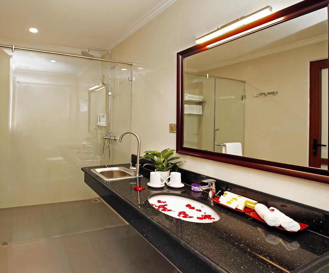 Bac Ninh Uri Hotel Exterior foto